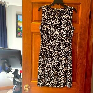 Tommy Hilfiger size 10 dress white with black flowers